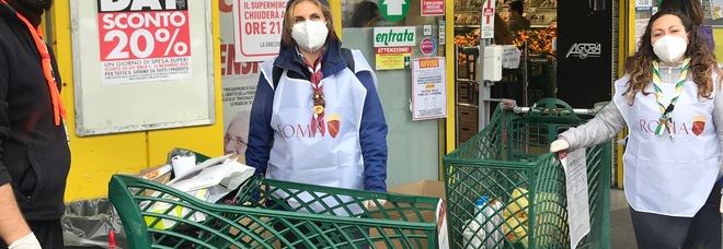 “Mercati sociali", da Ostia al Tiburtino la distribuzione di generi alimentari per aiutare le famiglie di Roma in difficoltà