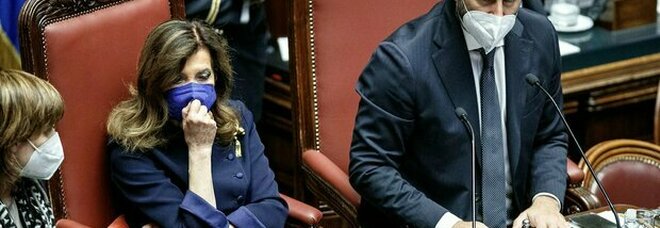 Quirinale, ancora fumata nera: tantissimi voti per Mattarella, Renzi dice "no" alla Belloni