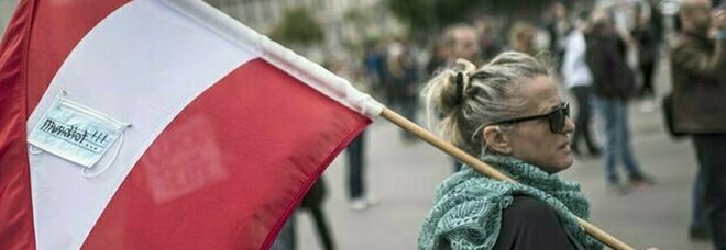 Covid, l'Europa si barrica: in Austria scatta il lockdown per no vax, coprifuoco in Olanda