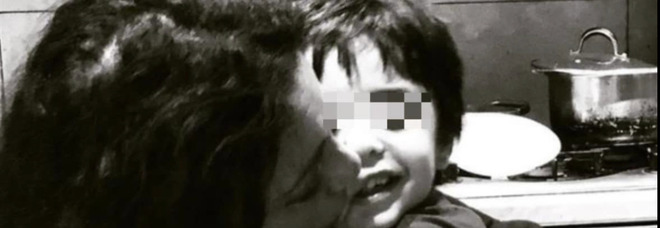 L'appello disperato di mamma Rosamaria: «Non mi affittano casa perché ho un figlio autistico»