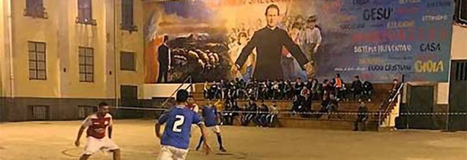 «Dpcm non vale in oratorio, sì alla partita di pallone», multato il parroco di Torino