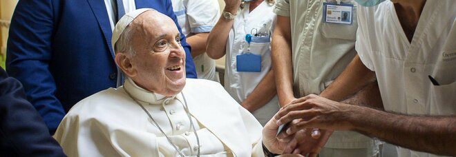 Papa Francesco al Gemelli fino a domenica, ma i medici suggeriscono prudenza