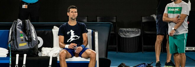 Niente Australian Open per Djokovic: visto cancellato, deve lasciare il Paese
