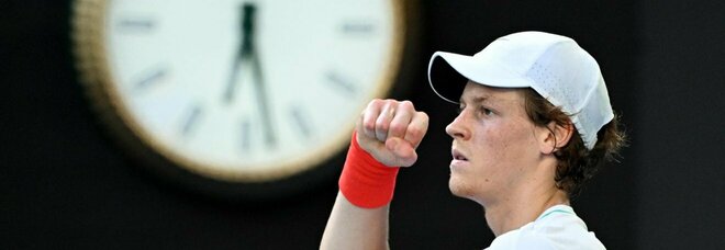 Australian Open, Sinner mostruoso: «Ho alzato il livello del mio tennis». Ai quarti c'è Tsitsipas