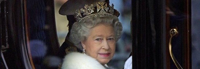 La Regina Elisabetta e i suoi gioielli: un sofisticato sistema di sicurezza per proteggerli