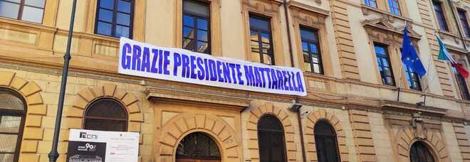 Roma, gli studenti delle scuole ebraiche ringraziano Mattarella con uno striscione: «Ci è stato vicino»