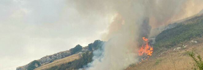 Incendio, brucia la Toscana: fiamme sul monte Santa Maria