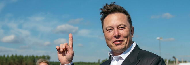 Elon Musk pigliatutto, vuole il 100% di Twitter: presentata un'offerta. «Ecco cosa voglio cambiare»