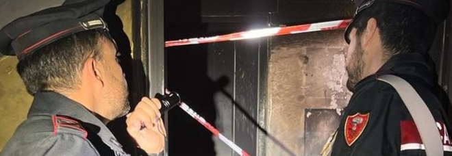 Incendio in appartamento ad Ostia: 50enne salvato dalle fiamme