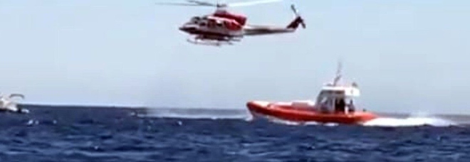 Rimorchiatore affonda al largo della Puglia, cinque morti e tre dispersi. Il comandante trovato su zattera di salvataggio