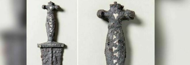 Prezioso pugnale da legionario di 2000 anni fa trovato col metal detector