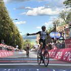 Giro d'Italia: a Montalcino vince Schmid, Evenepoel e Ciccone crollano, Bernal rafforza la maglia rosa