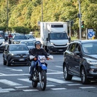 Milano, dal 2024 auto a 30 all'ora in tutta la città: la decisione del Comune
