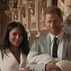 BABY SUSSEX Harry e Meghan presentano il Royal Baby, l'emozione nei loro occhi