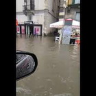 Maltempo a Napoli, le strade invase dall'acqua al Vomero