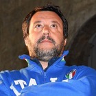 Salvini vuole chiudere i negozi di cannabis light: «No allo Stato spacciatore. Meglio un uovo sbattuto»