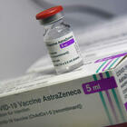 AstraZeneca, l'Aifa: «No al vaccino per chi ha avuto trombosi rare dopo la prima dose»