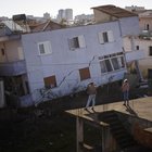 Terremoto in Albania, nuova forte scossa di 5.6 sulla costa: «Sospese le operazioni di soccorso»