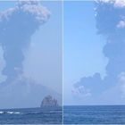 Stromboli, l'eruzione del vulcano spaventa i turisti
