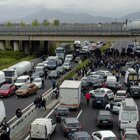 A1 bloccata a Caserta per la protesta dei mercatali