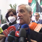 Tajani: «Sì al green pass rafforzato e alla terza dose»