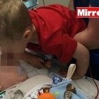 • Ethan, 3 anni, dona il midollo osseo al piccolo Jacob