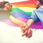 Novara, due ragazze omosessuali denunciano: «Aggredite dai vicini a calci»