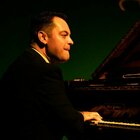Da pianista jazz a rider per il Covid, Adriano Urso muore di infarto mentre spingeva l'auto con cui consegnava le cene