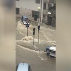 Pescara, l'automobilista intrappolato trascinato da un fiume di fango