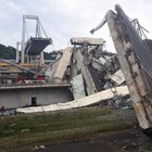Crollo ponte, l'allarme di Autostrade avvertì il Mit: «Non è sicuro» Toti: «Demolizione entro 30 giorni»