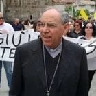 Odio no vax contro il vescovo Cirulli: «Tempestato di messaggi cattivi»