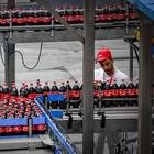 Coca Cola contro sugar e plastic tax: a rischio chiusura stabilimenti Oricola e Marcianise