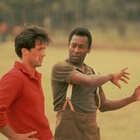 Pelè e la rovesciata in "Fuga per la vittoria", l'omaggio di Sylvester Stallone: «È stato un uomo buono»