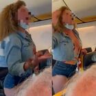 Ryanair, insulti, calci e sputi sull'aereo: passeggera litiga con tutti sul volo da Ibiza (e il video diventa virale)