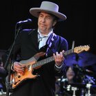 Bob Dylan, una donna lo accusa: «Avevo 12 anni, abusò di me al Chelsea Hotel». La replica: «Falso, lo dimostreremo»