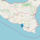 Terremoto in Sicilia tra Ragusa e Siracusa, scossa magnitudo 4.4. Una testimone: «Un boato, tremava tutto». Lesionato edificio di 8 piani