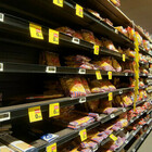 Paura lockdown, i napoletani all'assalto dei supermercati