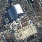 Ucraina, allarme Chernobyl: incendi vicino alla centrale controllata dai russi. Rischio inquinamento radioattivo