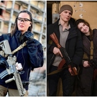 Ucraina-Russia, i volti della resistenza: dall'ex Miss allo spogliarellista di Kiev i cittadini prendono le armi