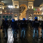 No Green pass, è successo di nuovo: manifestante bloccato dalla polizia chiama i carabinieri
