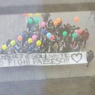 Taranto, lo striscione dei bambini per i coetanei malati di tumore: «Siete dei fighi pazzeschi»