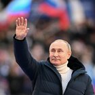 «Putin ha un cancro alla tiroide», la rivelazione choc. Ma il Cremlino nega tutto
