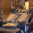 Muore a 16 anni nell'auto rovesciata a Napoli, altri due ragazzi feriti: arrestato il 19enne alla guida