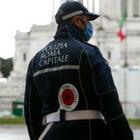 Roma, il virus corre in ufficio: due municipi e un comando dei vigili chiusi per sanificazione dopo casi di contagio