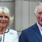Carlo e Camilla, il presunto figlio segreto fa tremare i reali: «Sono l’erede al trono»