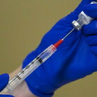 Variante Delta, due dosi vaccino Pfizer e Astrazeneca efficaci: i risultati dello studio inglese