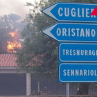 Sardegna, fiamme nell'Oristanese: sfollati ed ettari di bosco in fumo