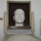 Predappio, riapre la tomba di Mussolini: il 28 luglio corteo di nostalgici fascisti