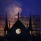 Notre Dame brucia, i jihadisti esultano sul web