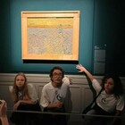 Roma, ambientalisti imbrattano quadro di Van Gogh: lanciata una zuppa di verdure contro «Il seminatore»